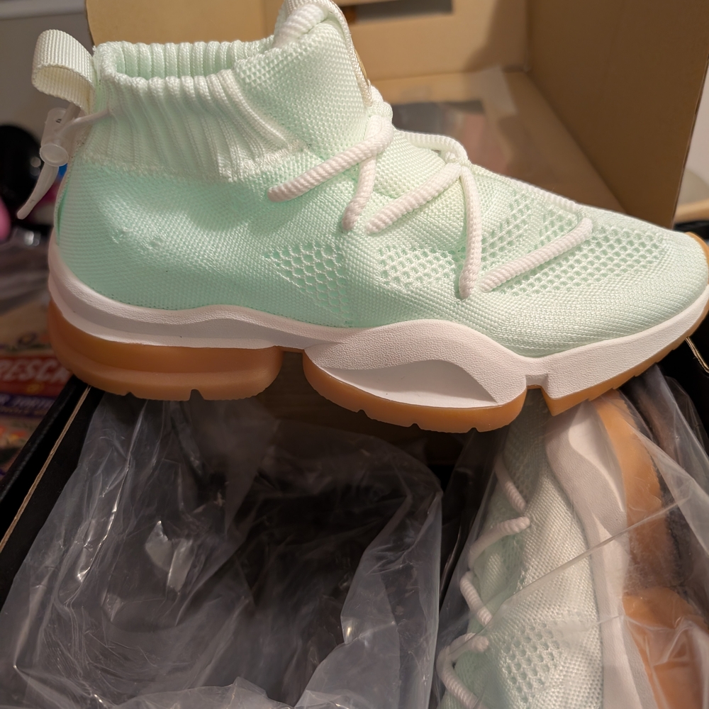 SIA Collective White Glow 0.02 MID Women's 6.5 Or Big Kids Size 5